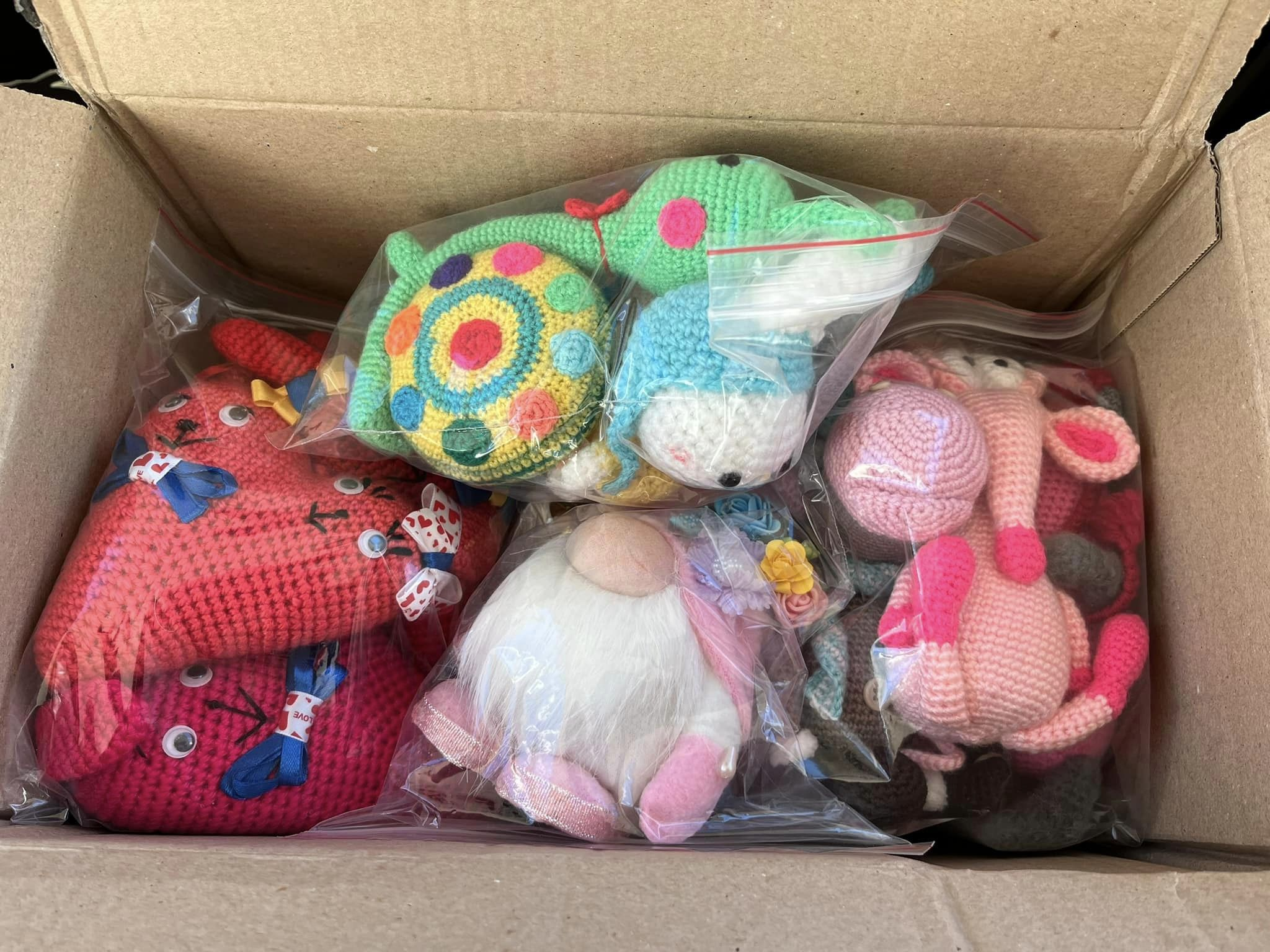 クリヴィー・リフ在住の女性グループ　ウクライナ国内で手作りの人形